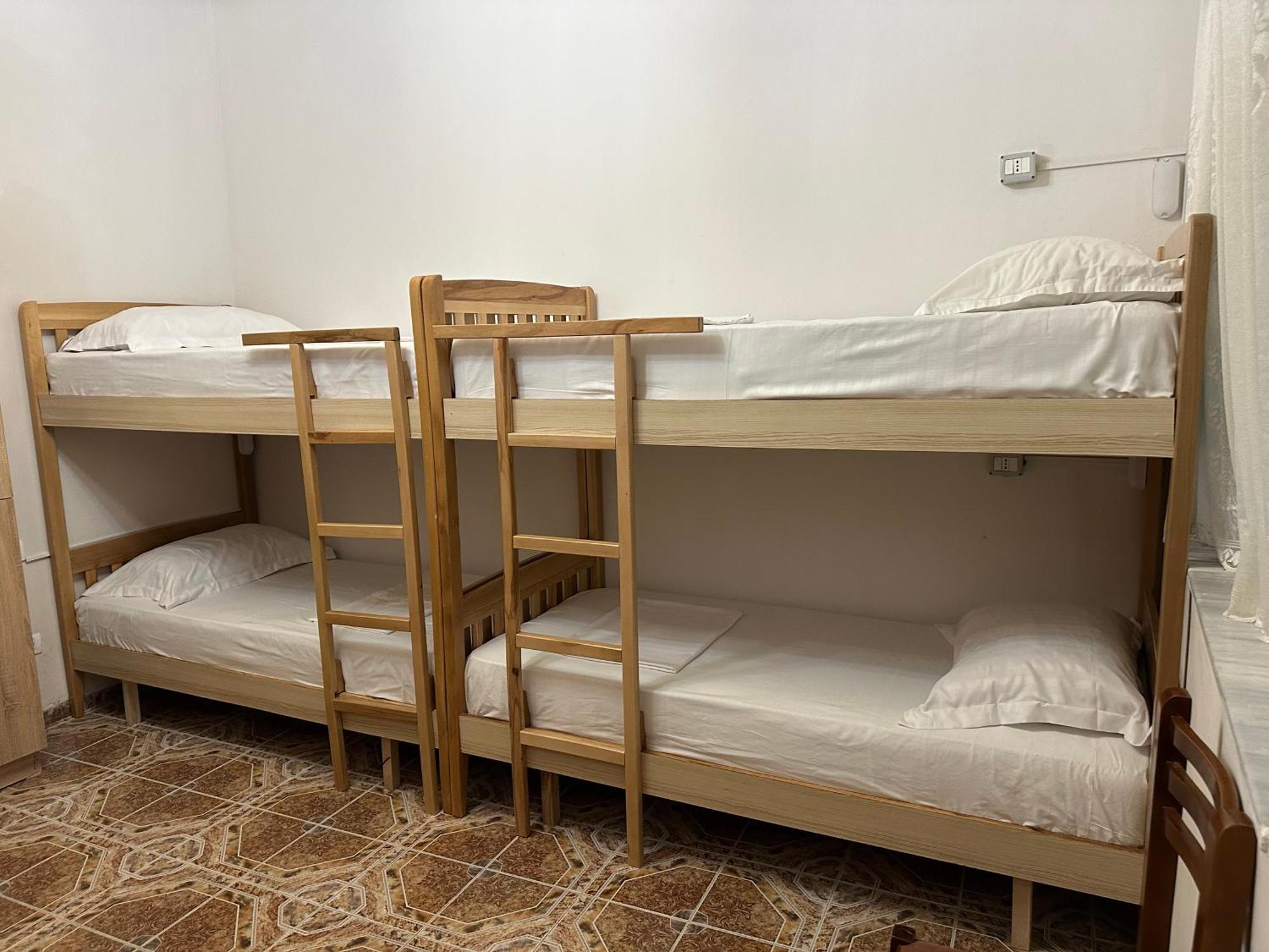 Tirana Lemon Breeze Hostel Екстер'єр фото
