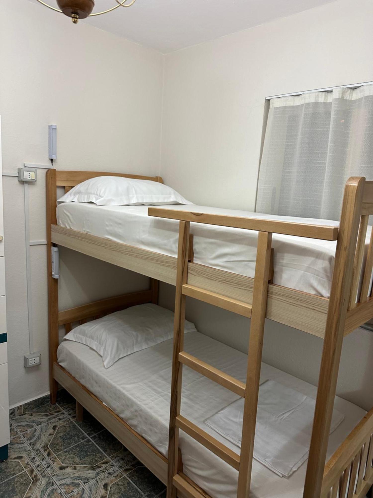 Tirana Lemon Breeze Hostel Екстер'єр фото