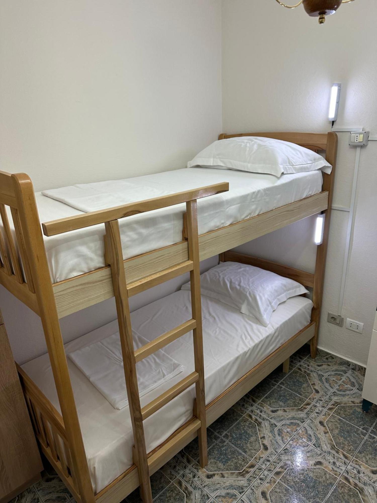 Tirana Lemon Breeze Hostel Екстер'єр фото