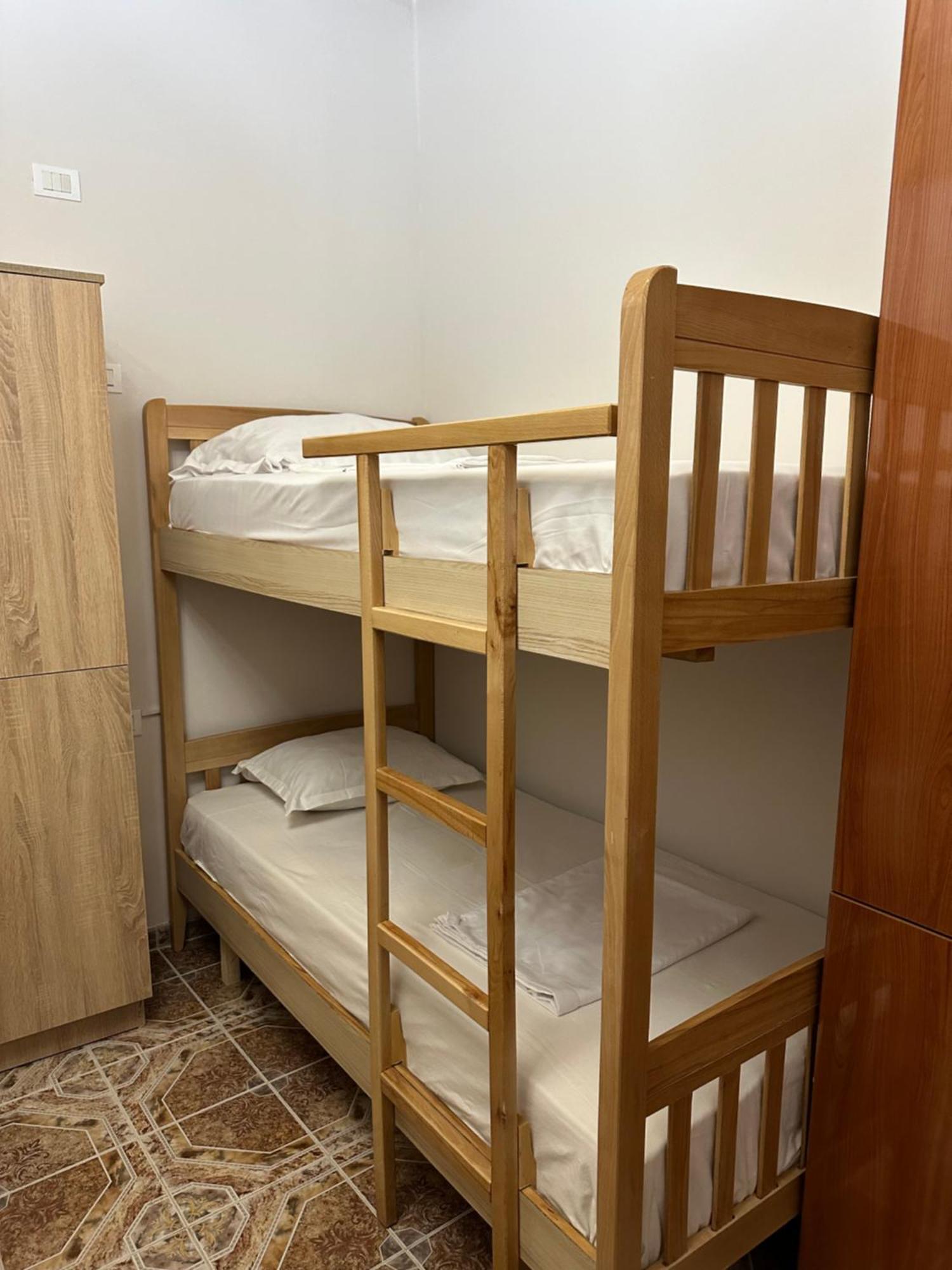 Tirana Lemon Breeze Hostel Екстер'єр фото