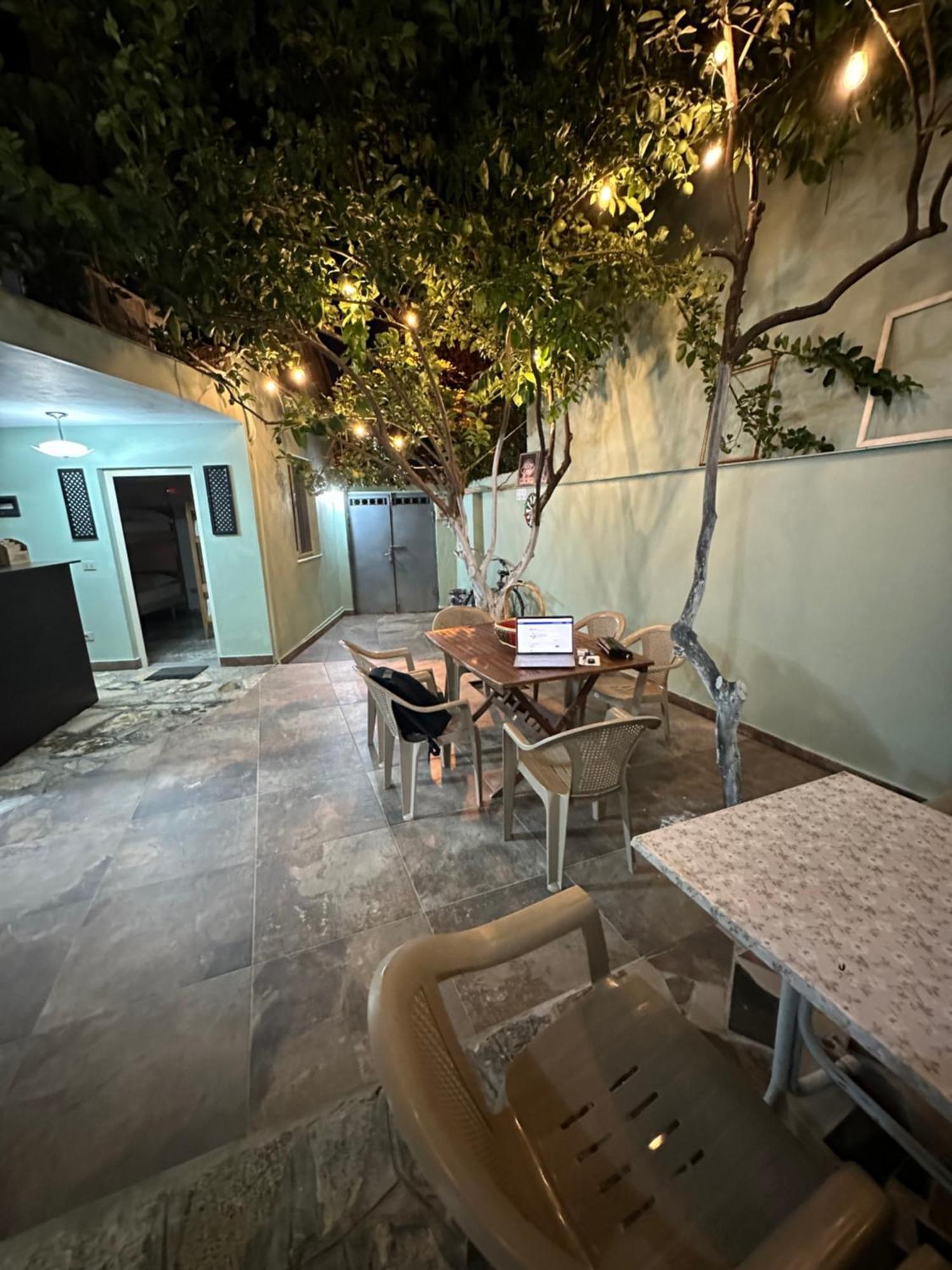 Tirana Lemon Breeze Hostel Екстер'єр фото