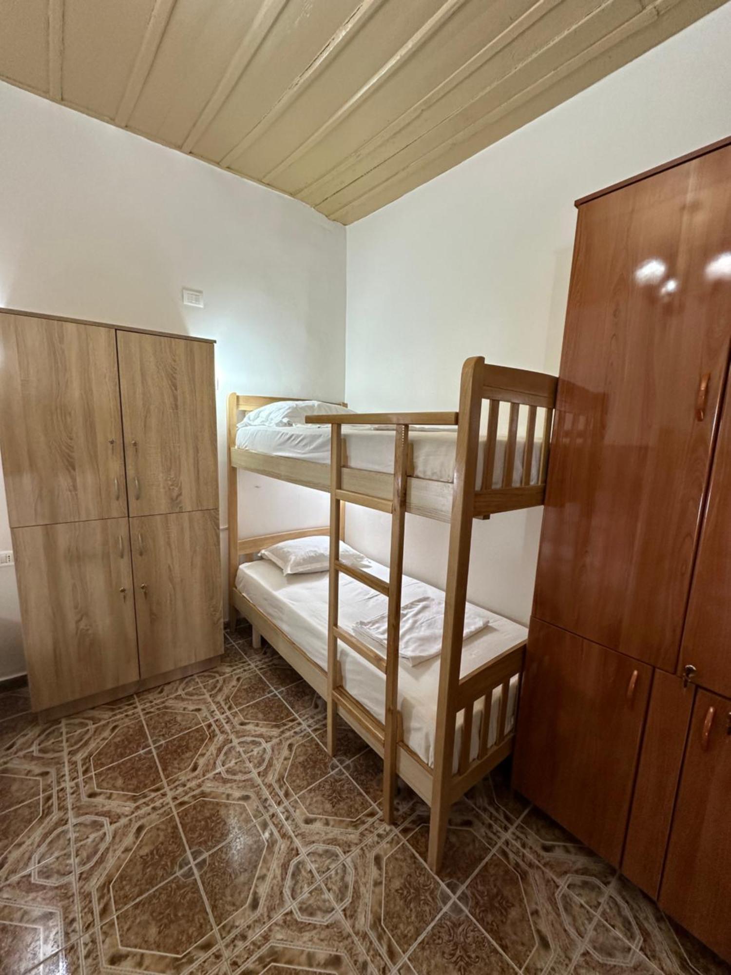 Tirana Lemon Breeze Hostel Екстер'єр фото