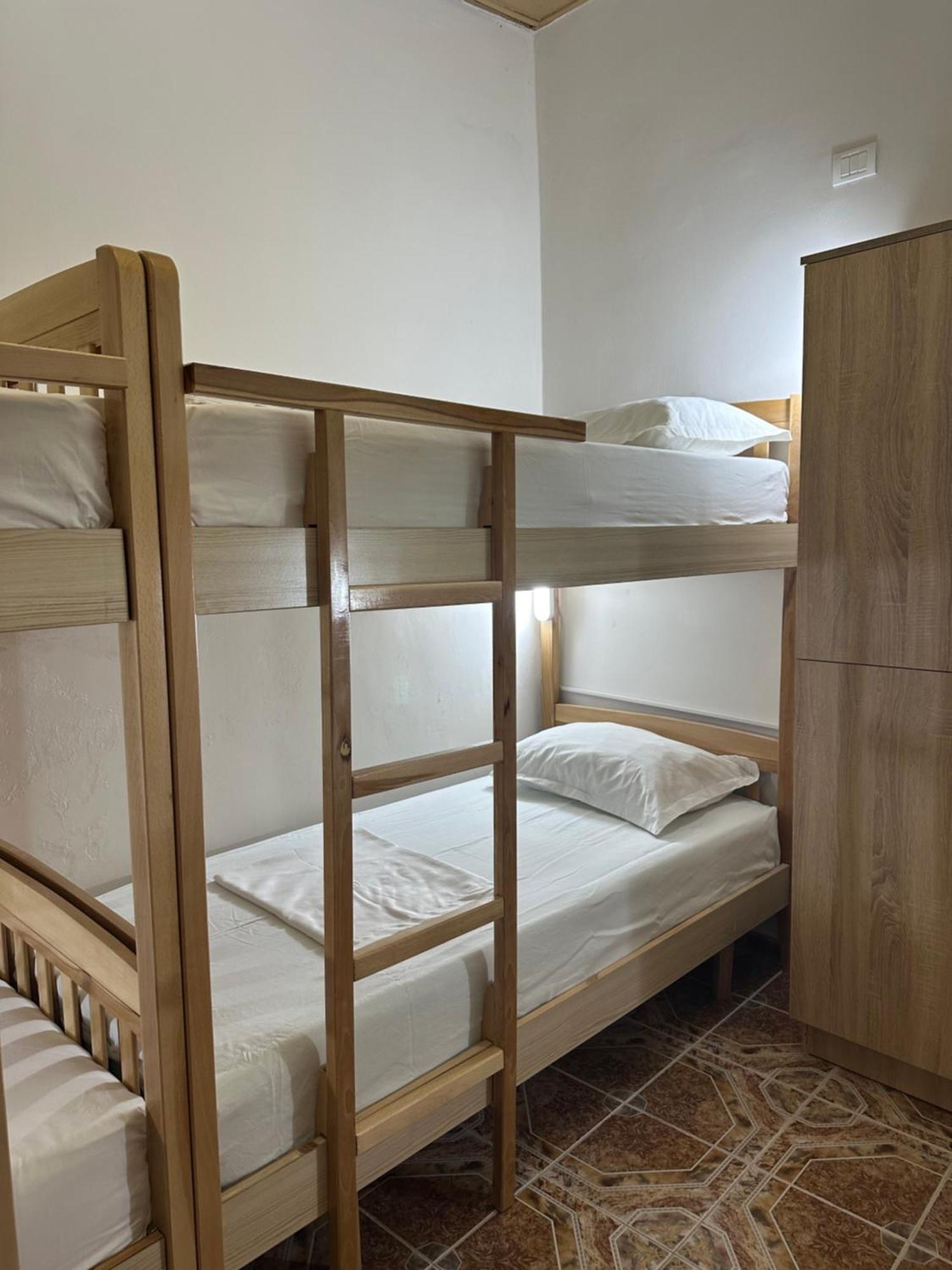 Tirana Lemon Breeze Hostel Екстер'єр фото
