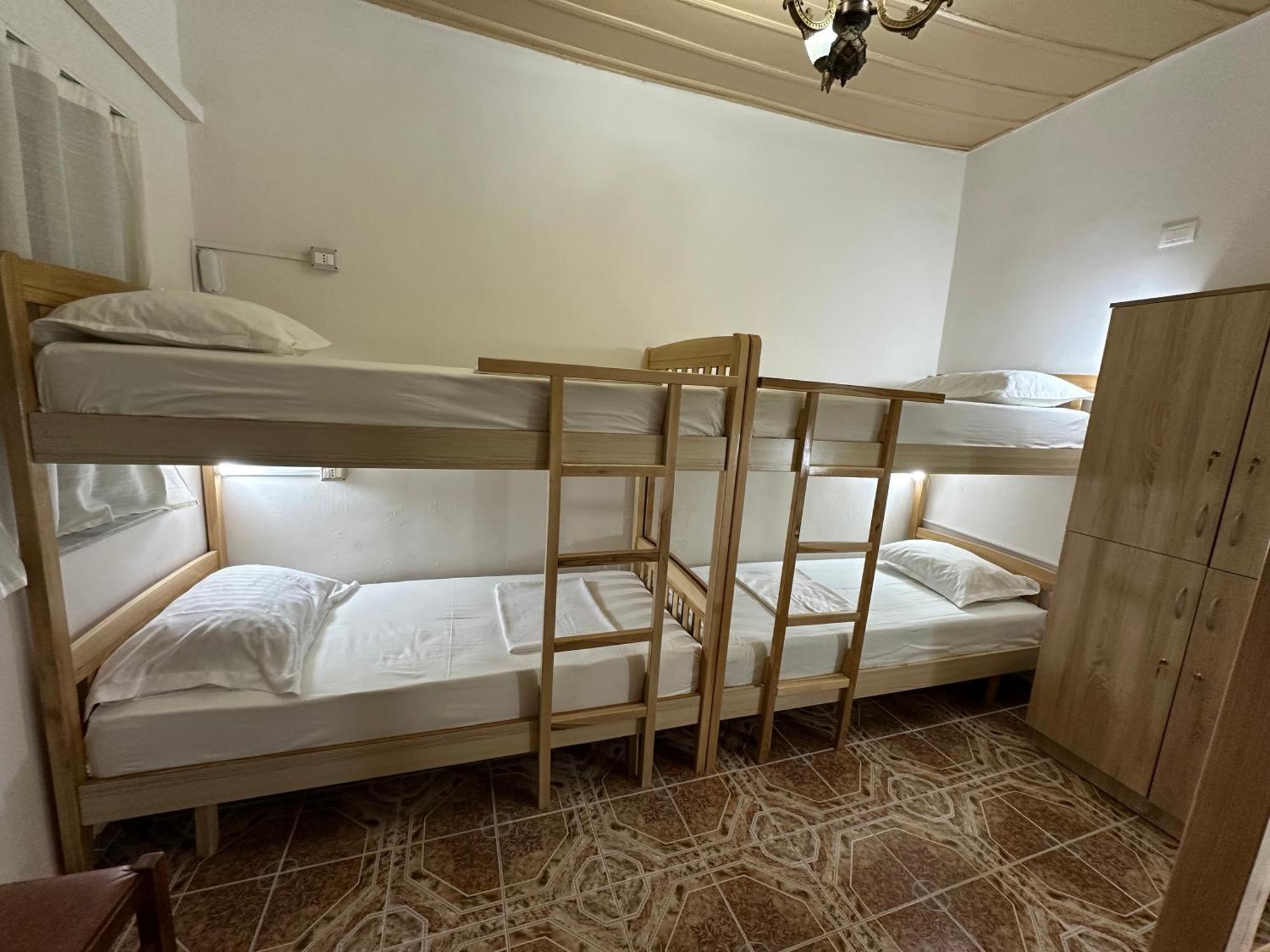 Tirana Lemon Breeze Hostel Екстер'єр фото