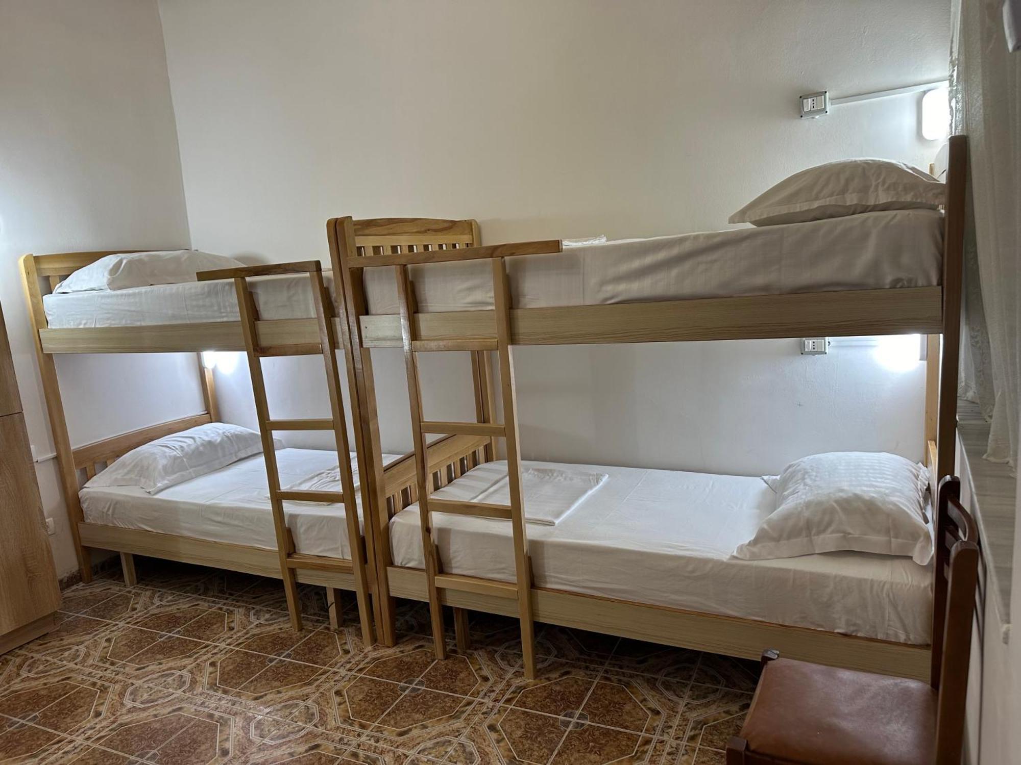 Tirana Lemon Breeze Hostel Екстер'єр фото