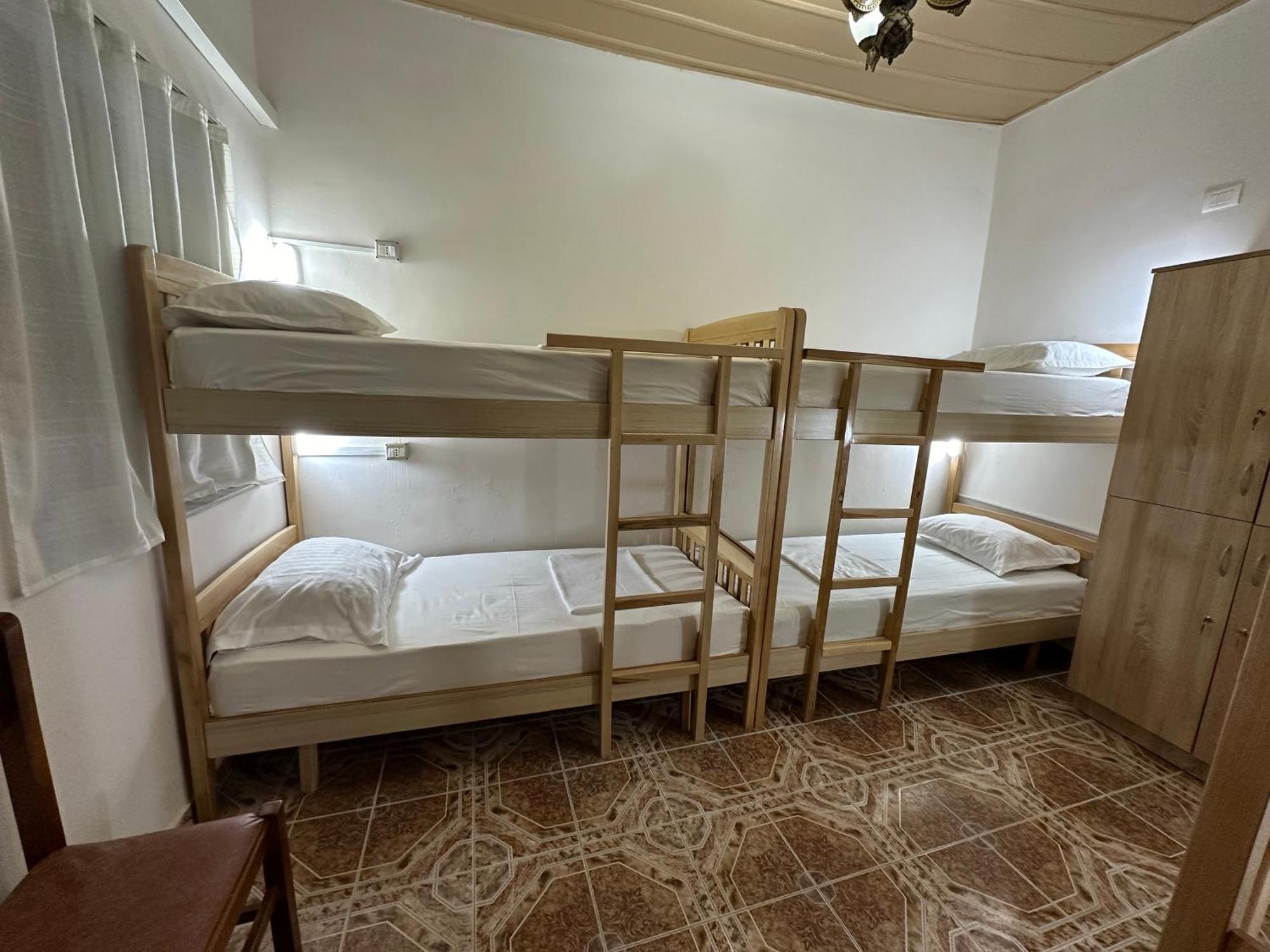 Tirana Lemon Breeze Hostel Екстер'єр фото