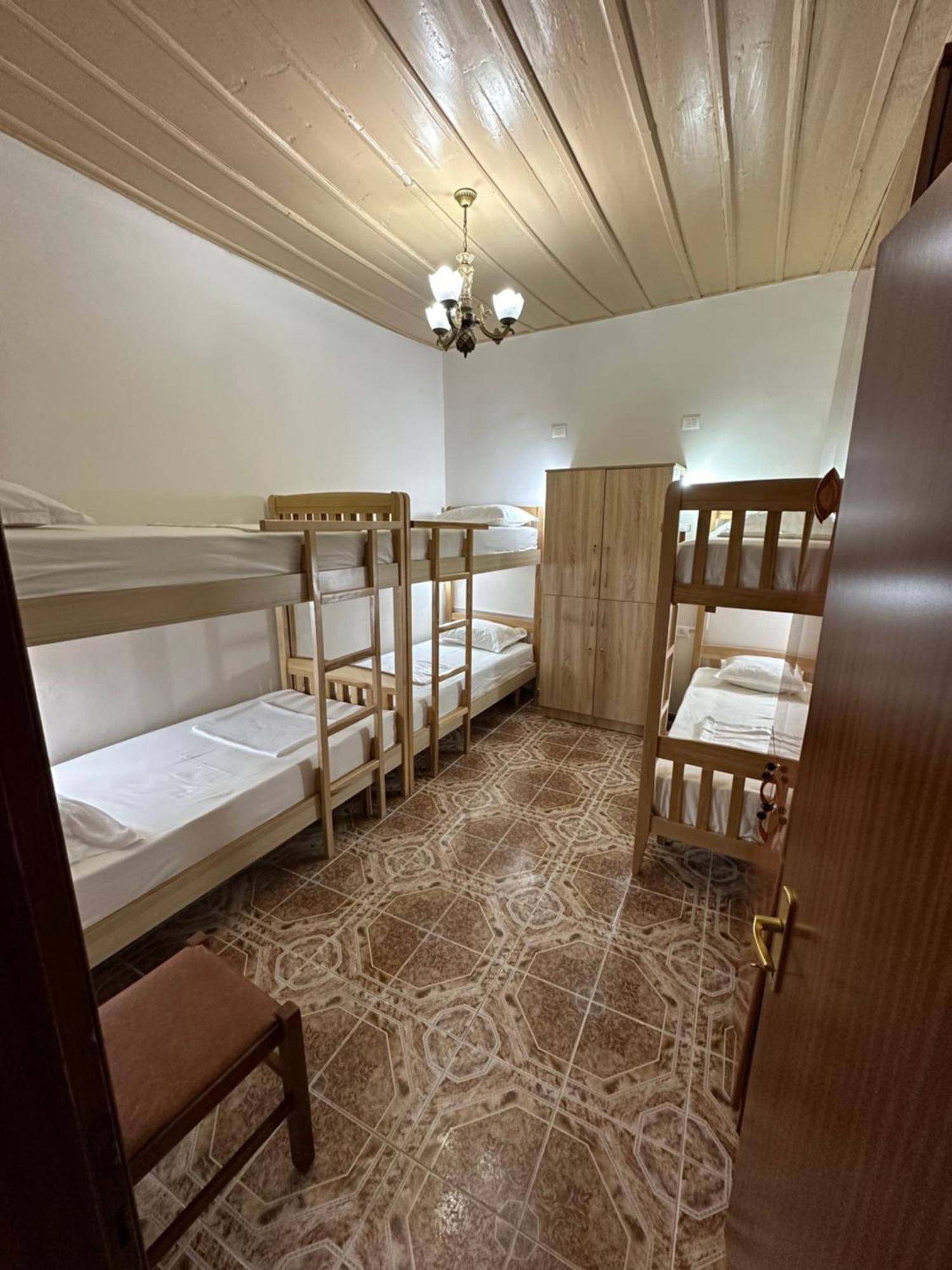 Tirana Lemon Breeze Hostel Екстер'єр фото
