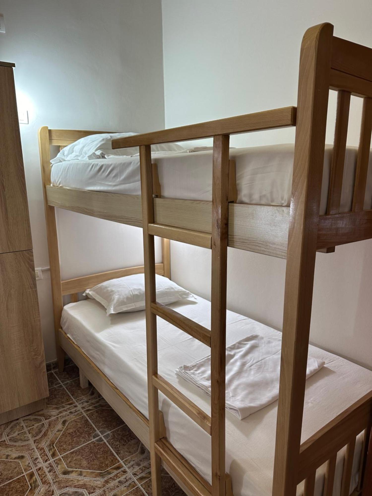 Tirana Lemon Breeze Hostel Екстер'єр фото