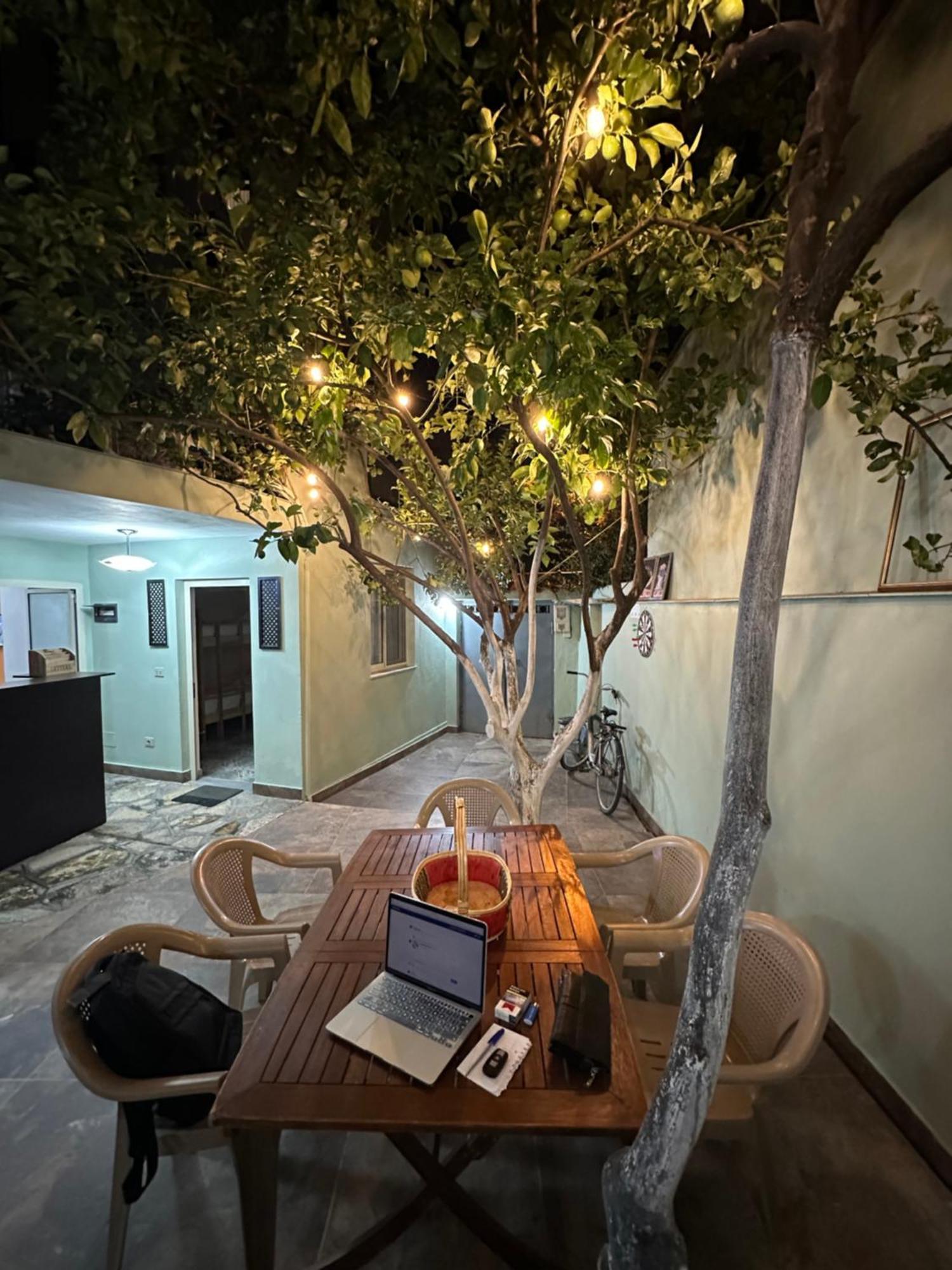 Tirana Lemon Breeze Hostel Екстер'єр фото