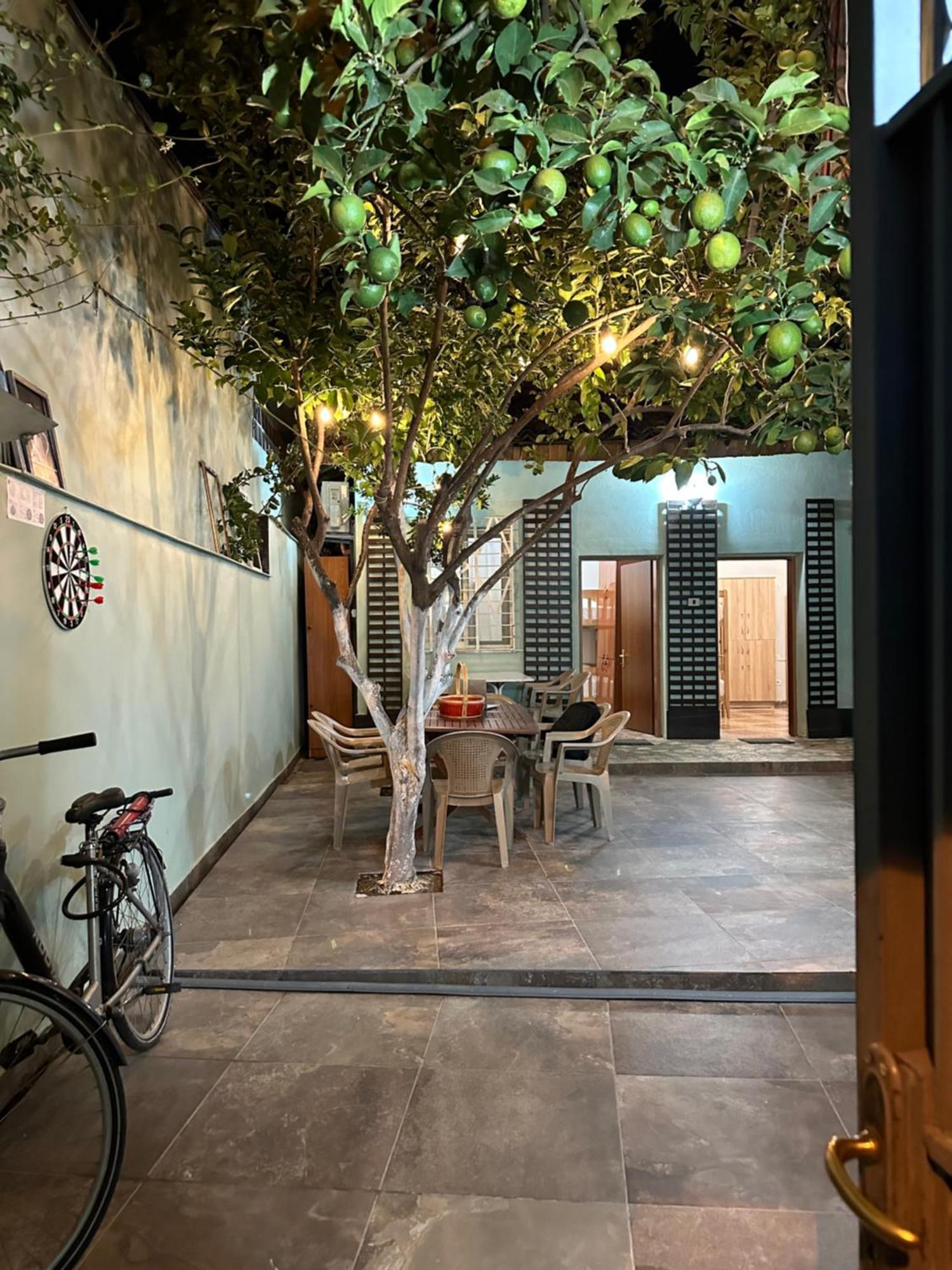 Tirana Lemon Breeze Hostel Екстер'єр фото