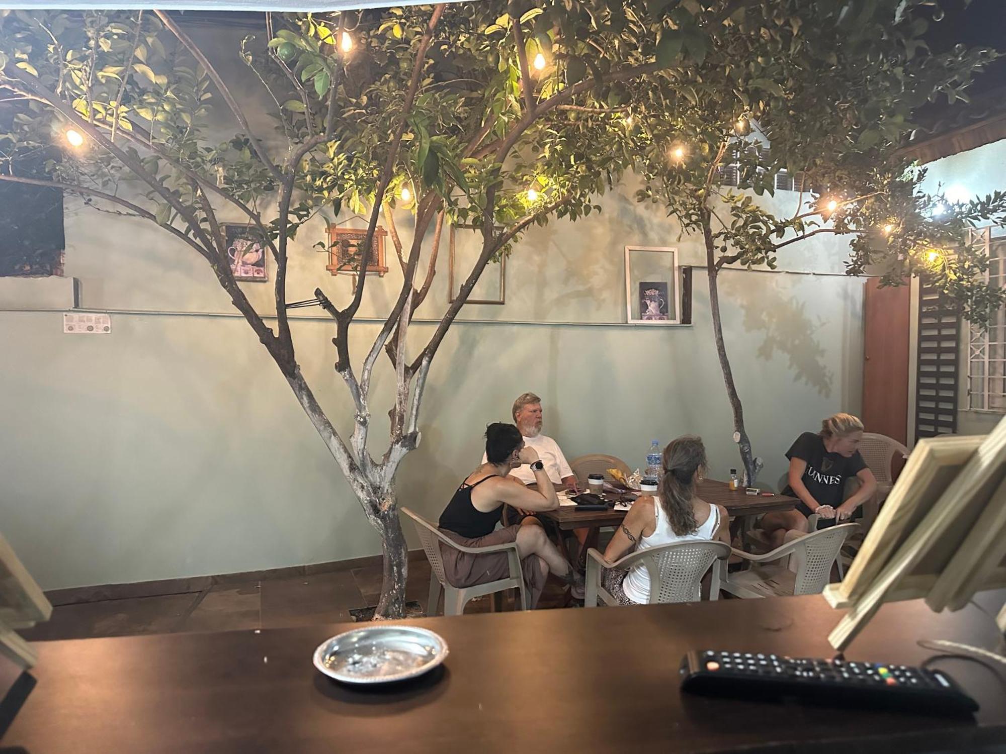 Tirana Lemon Breeze Hostel Екстер'єр фото